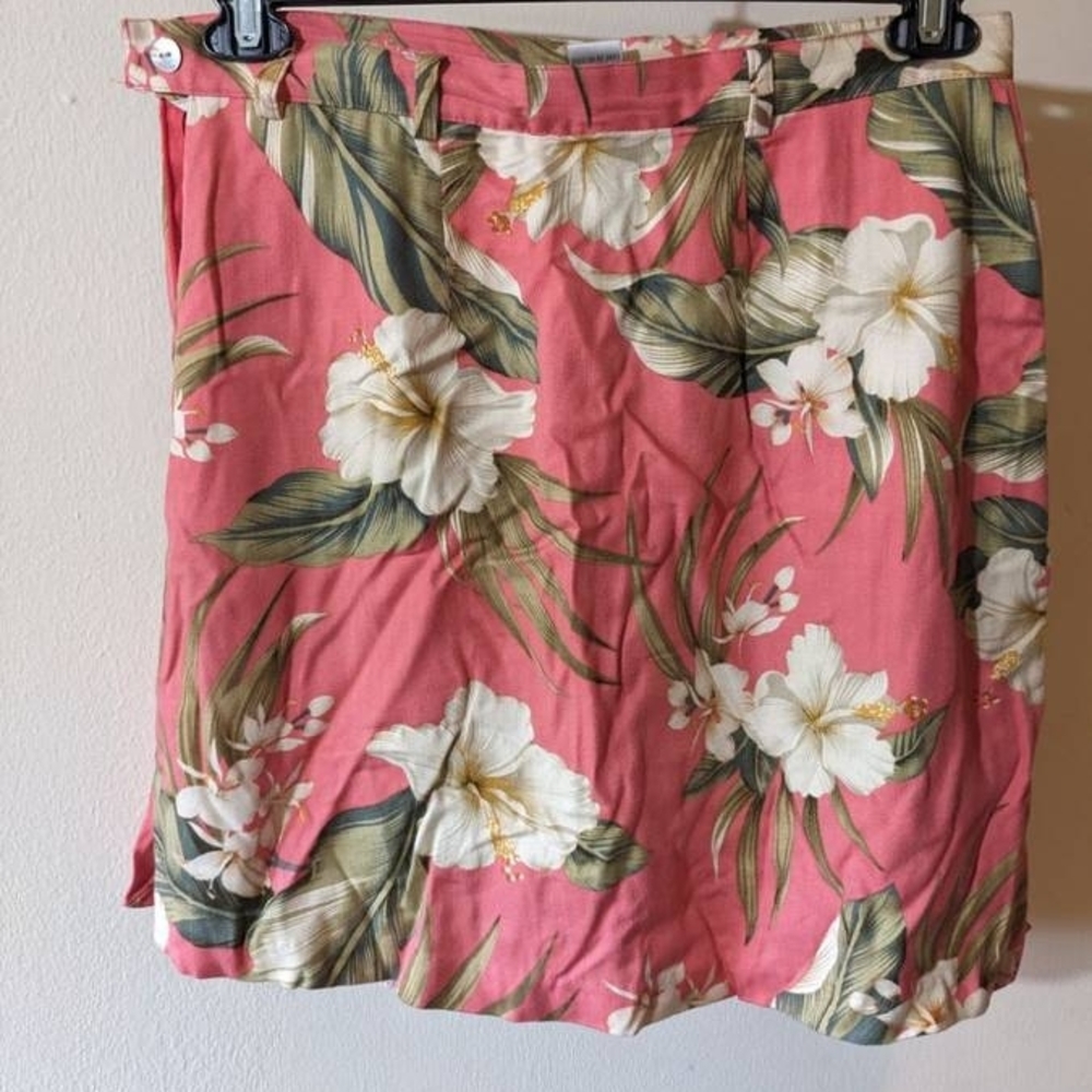 Tehāma Nancy Haley pink floral skirt/shorts